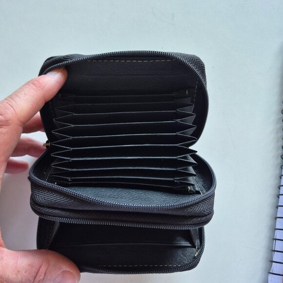 Soprano Leather Black Double Zippered Card Wallet - Picture 6 of 8